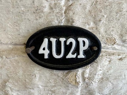 4 U 2 P plaque